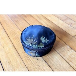 CHARLES-HUBERT Vintage Small Bag Soft Box Black Embroidery Floral 5”x2.5”